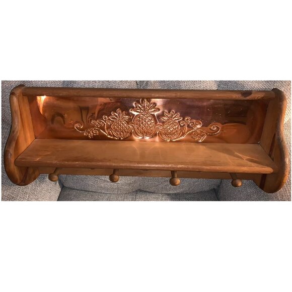VTG Wooden Heart Cutout Wall Shelf w/ 4 Pegs & Punched Copper Pineapple Design - Picture 2 of 7